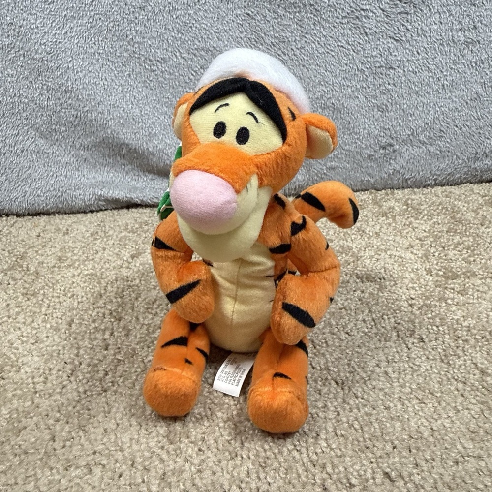 Disney Tigger Bean Bag Plush Winnie the Pooh Christmas Hat Vintage 2002 7"